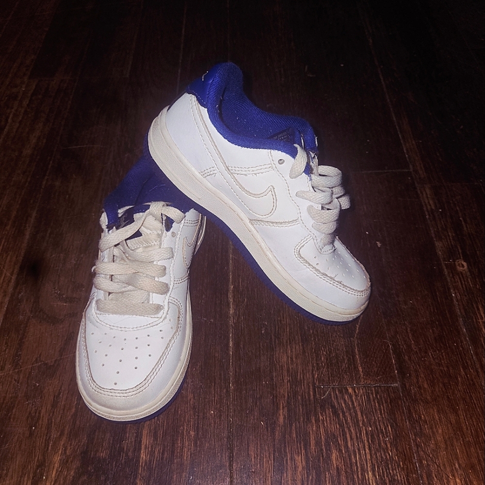 Nike sneakers 11c